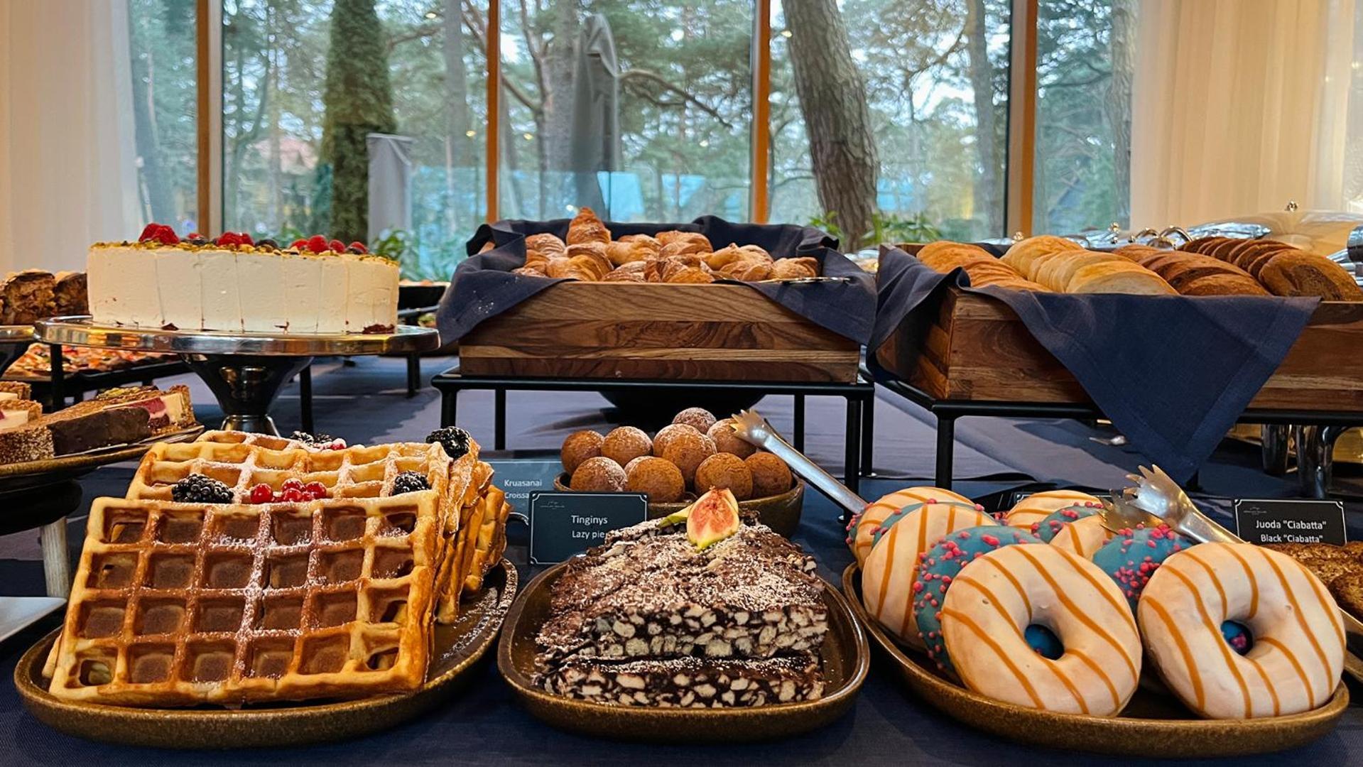 Palanga Life Balance Spa Hotel Екстериор снимка A selection of pastries at a buffet