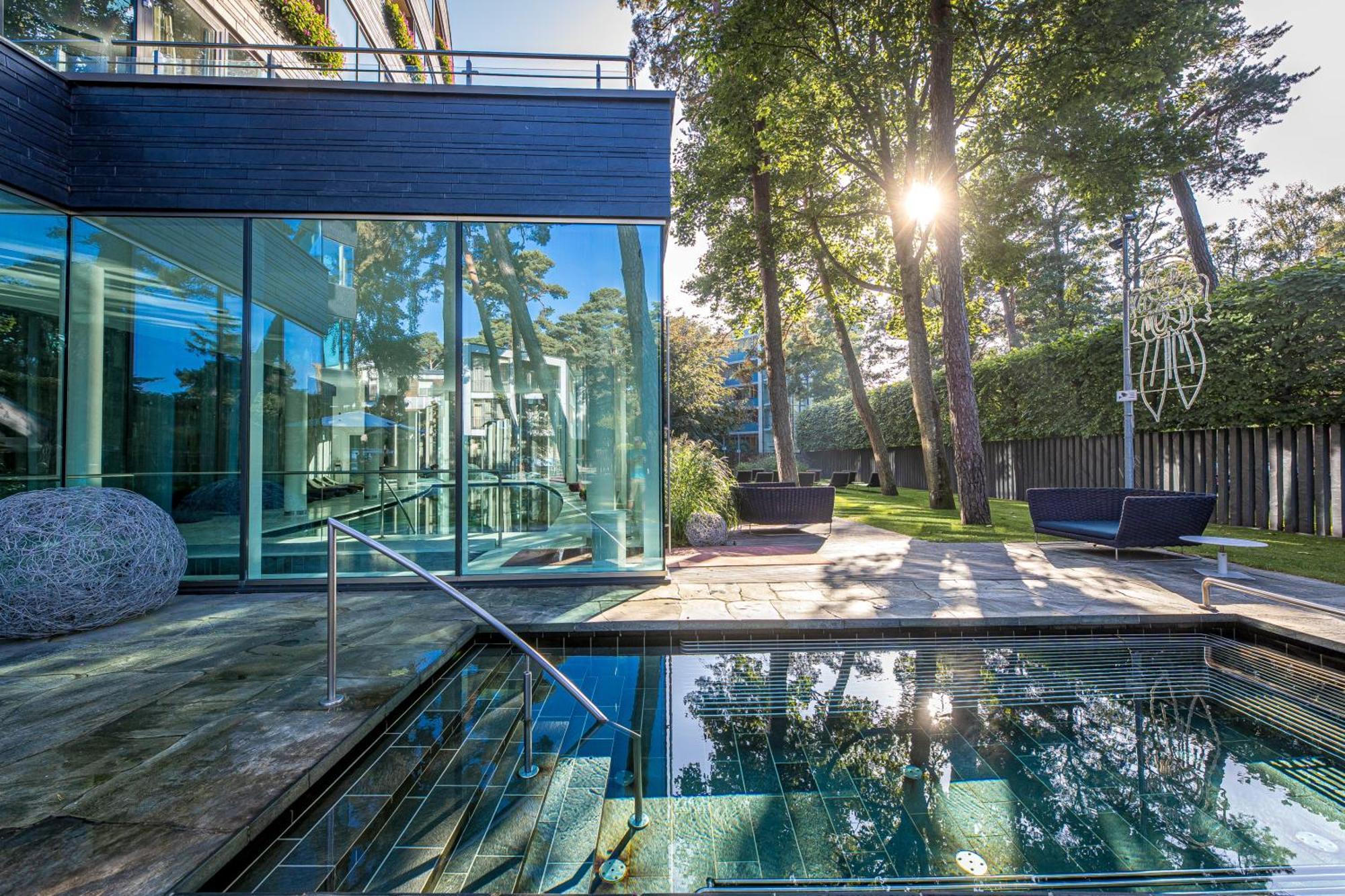 Palanga Life Balance Spa Hotel Екстериор снимка The swimming pool at the residence