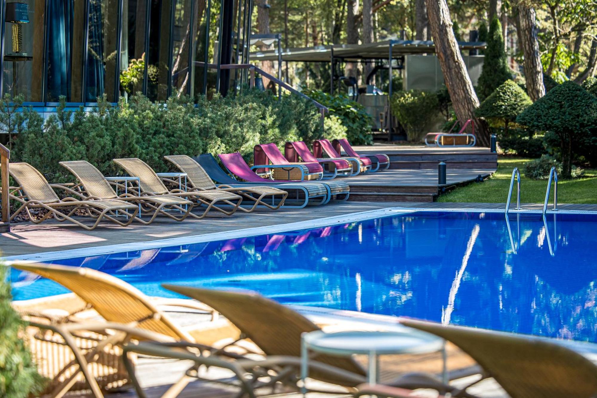 Palanga Life Balance Spa Hotel Екстериор снимка The pool at the hotel